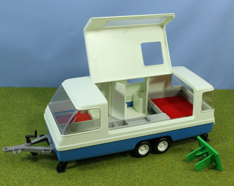 PLAYMOBIL 5928 Camper Van - Assembled Never